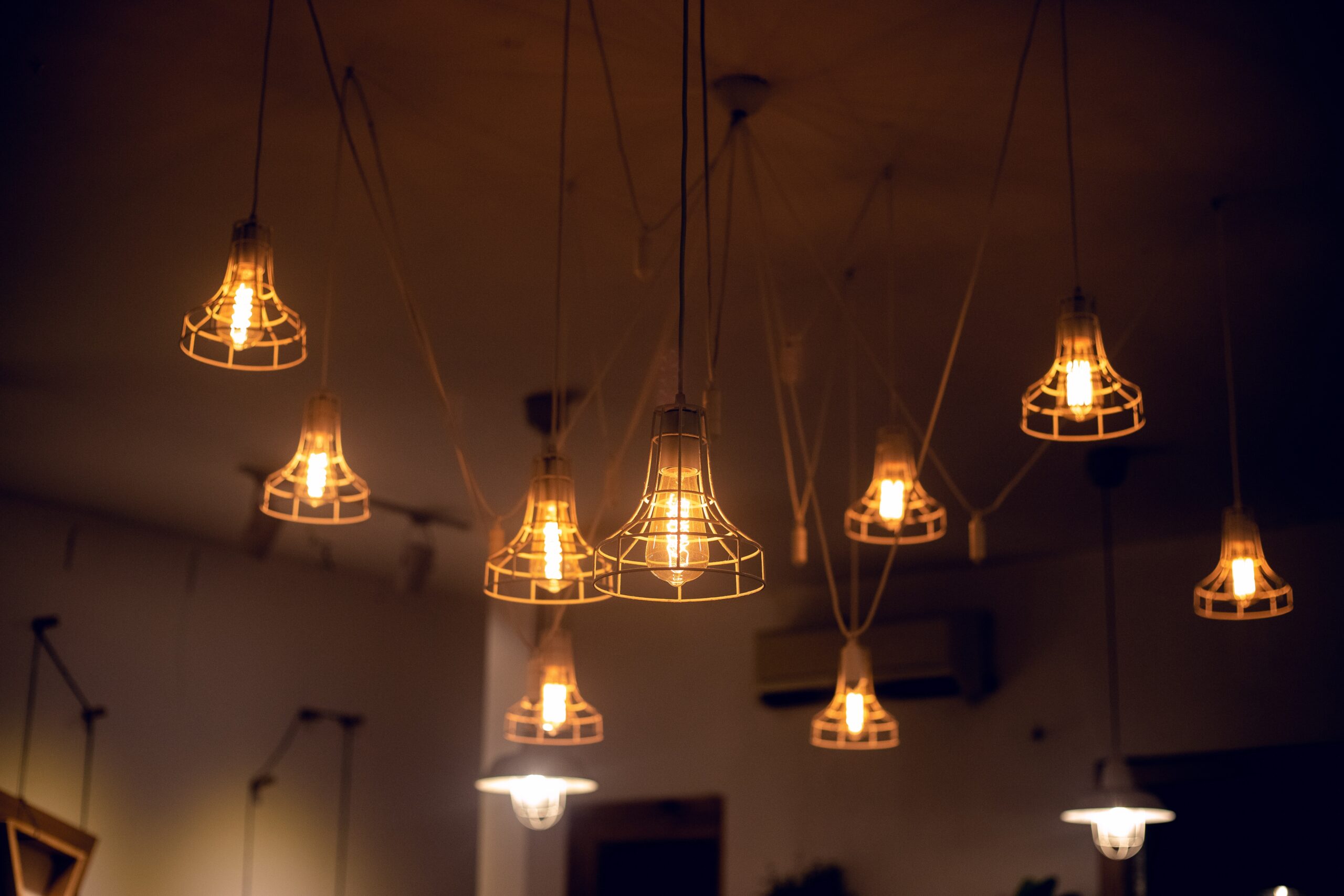 Sklep internetowy LampyStudio – miejsce, w którym znajdziesz wyjątkowe żyrandole kryształowe i wiele innych lamp!